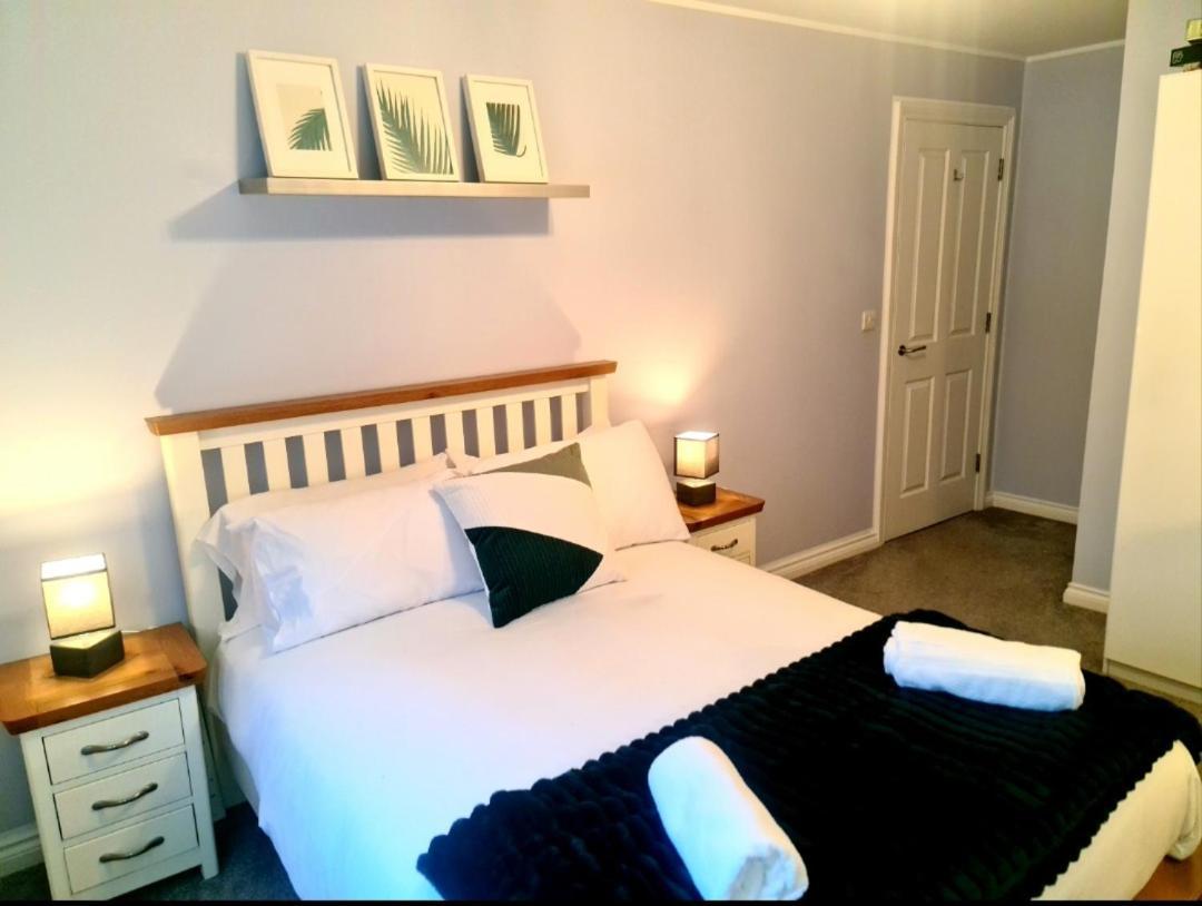 City Centre Top Floor Apartment In Belfast City Centre Bagian luar foto