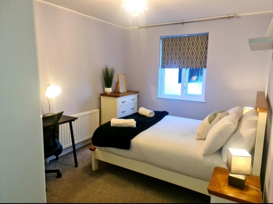 City Centre Top Floor Apartment In Belfast City Centre Bagian luar foto
