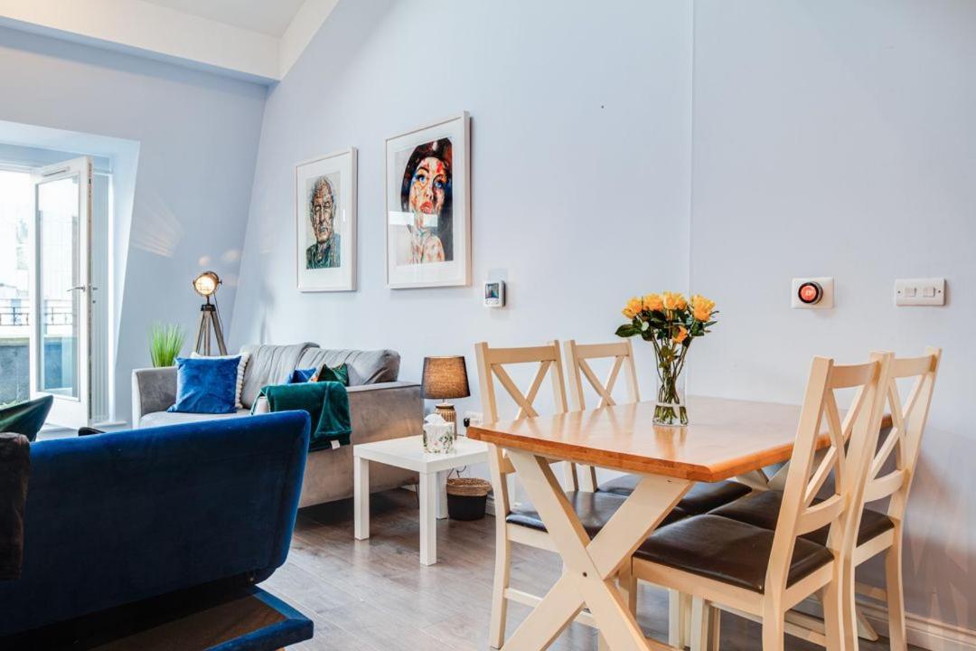 City Centre Top Floor Apartment In Belfast City Centre Bagian luar foto
