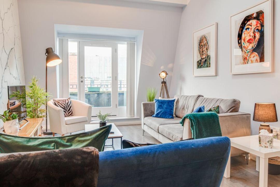 City Centre Top Floor Apartment In Belfast City Centre Bagian luar foto