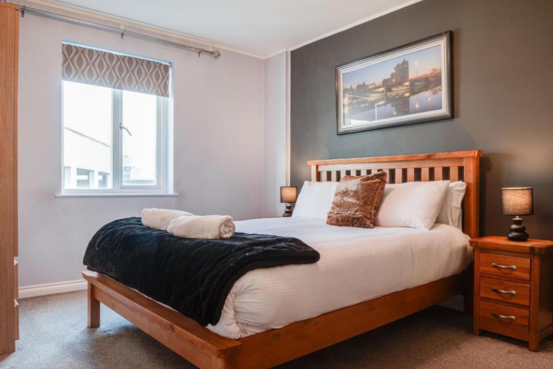 City Centre Top Floor Apartment In Belfast City Centre Bagian luar foto