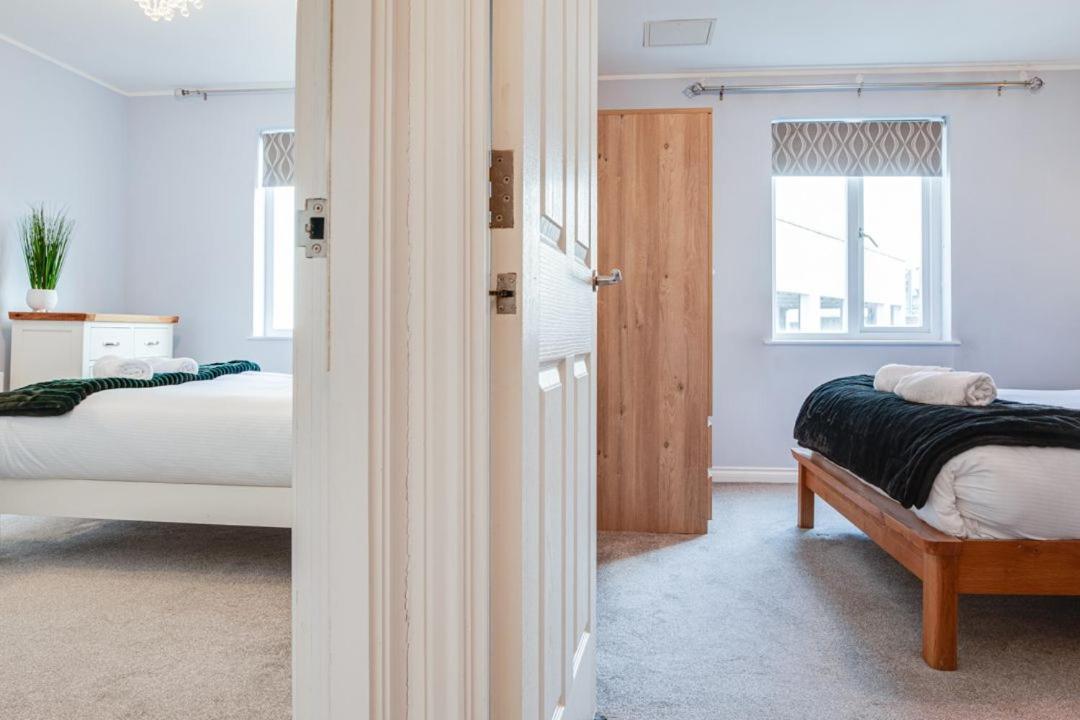City Centre Top Floor Apartment In Belfast City Centre Bagian luar foto