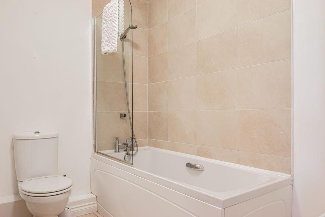 City Centre Top Floor Apartment In Belfast City Centre Bagian luar foto